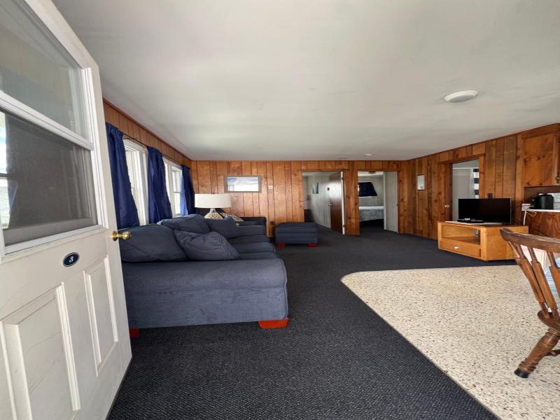 Moody's Motel & Cottages image