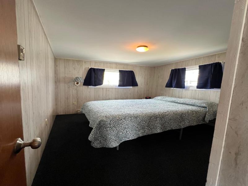 Moody's Motel & Cottages image