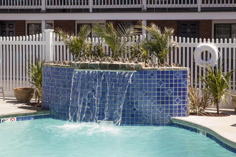 Sands By The Sea Motel image