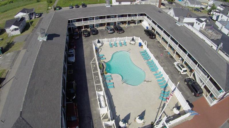 Sands By The Sea Motel image