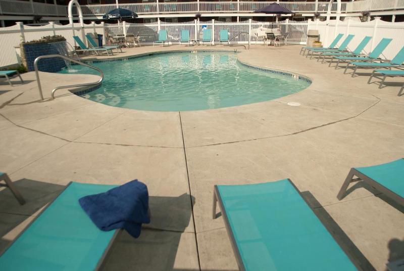 Sands By The Sea Motel image