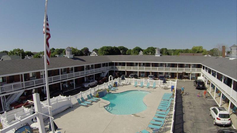 Sands By The Sea Motel image