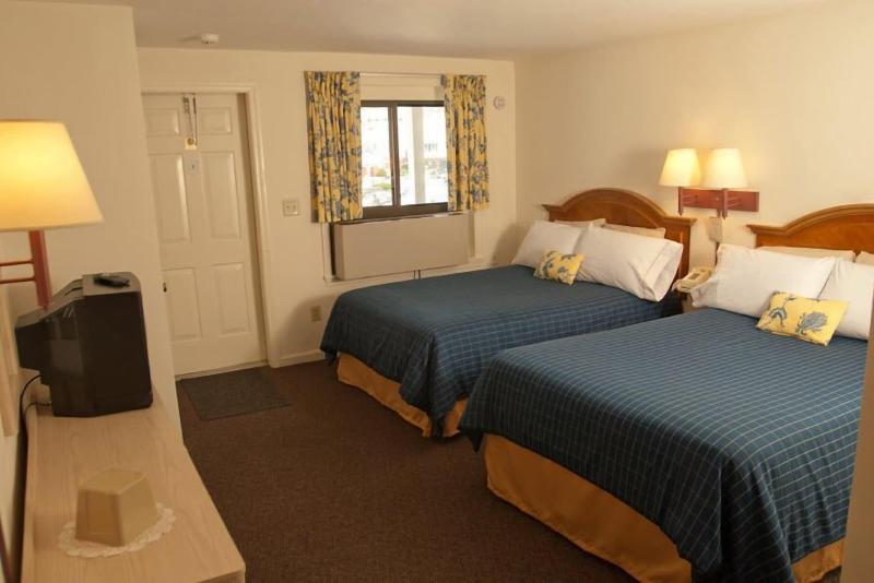 Sands By The Sea Motel image