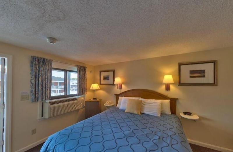 Sands By The Sea Motel image