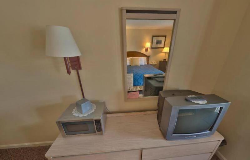 Sands By The Sea Motel image