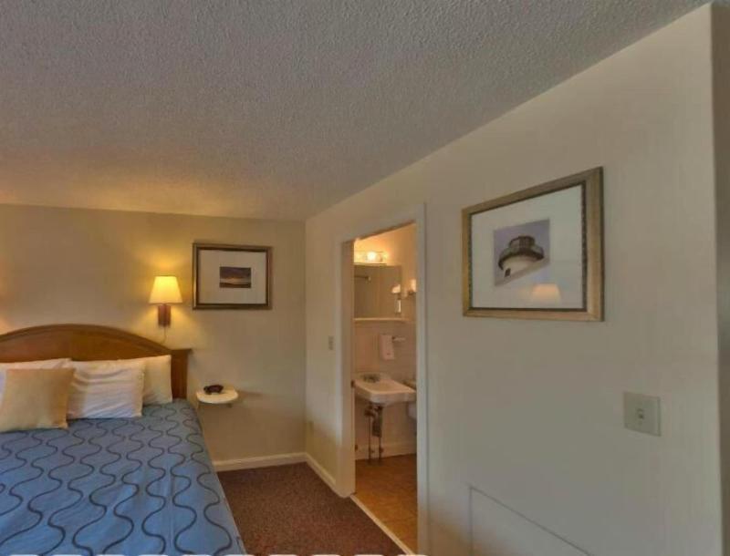 Sands By The Sea Motel image