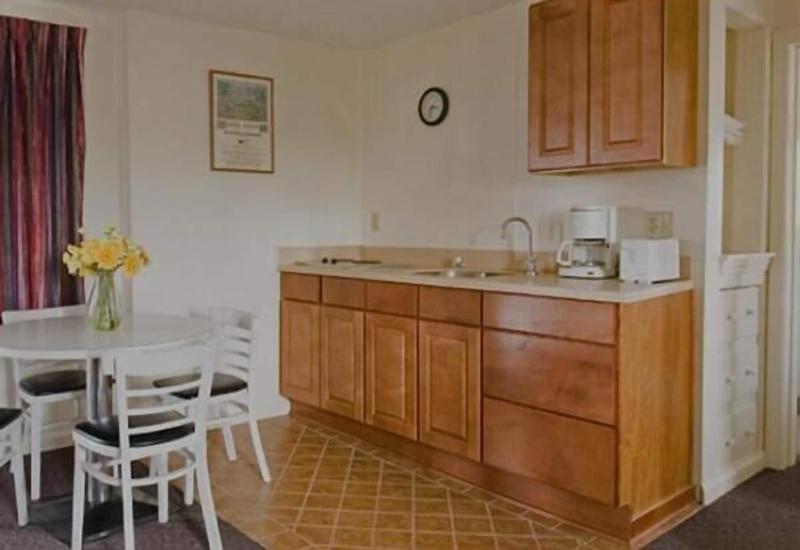 Sands By The Sea Motel image