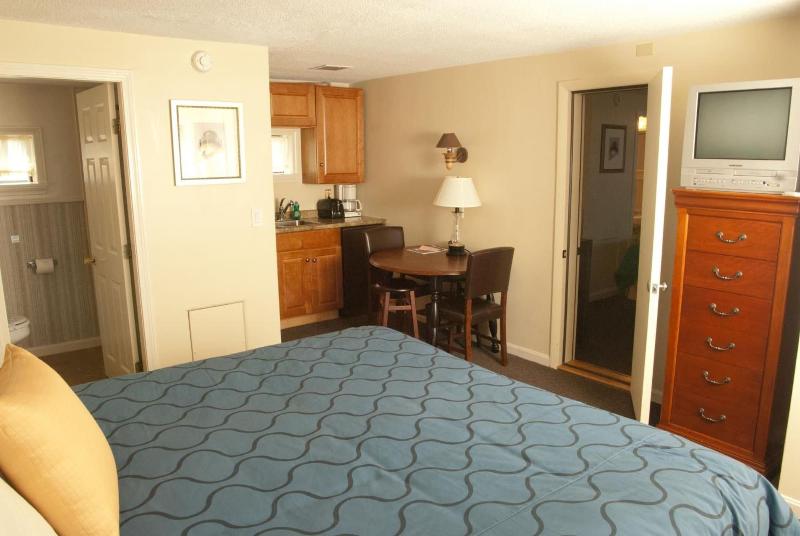 Sands By The Sea Motel image