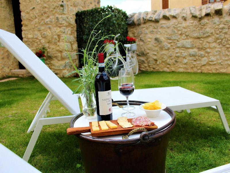 Arco di Vino - Tourist Location image