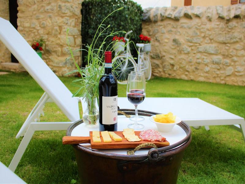 Arco di Vino - Tourist Location image