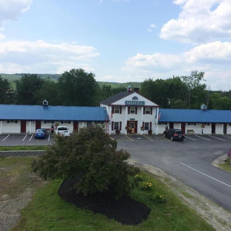 Colonial Valley Motel image