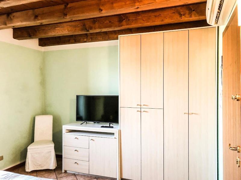 Le Finestre Su Borghetto image