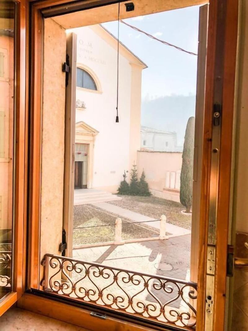 Le Finestre Su Borghetto image