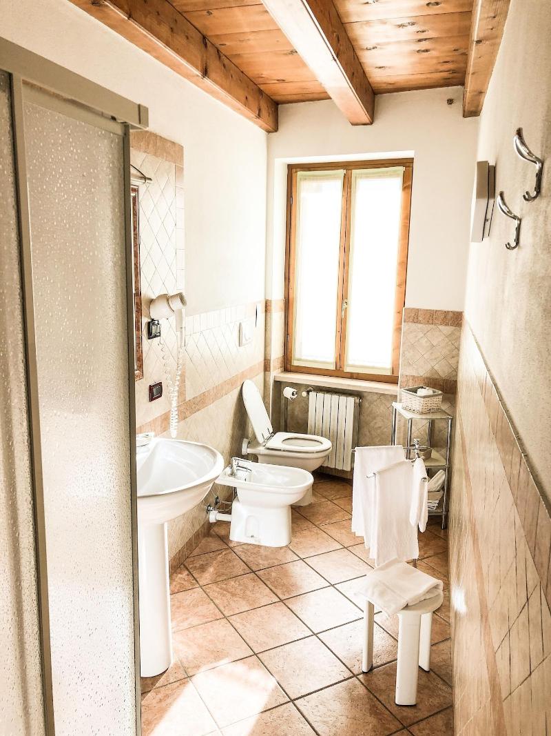 Le Finestre Su Borghetto image