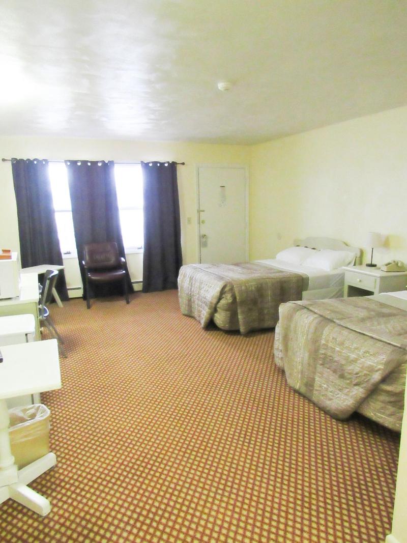 Brewer Motor Inn image