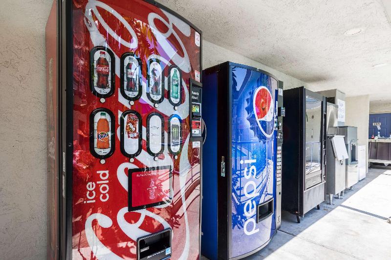 Motel 6 Merced, CA - North image