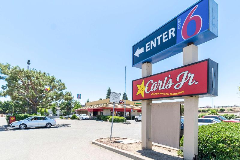 Motel 6 Merced, CA - North image
