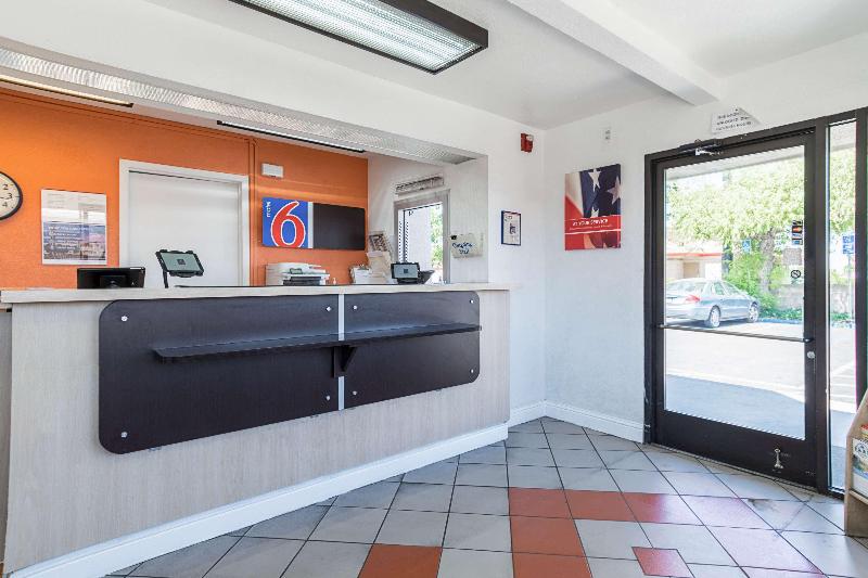 Motel 6 Merced, CA - North image