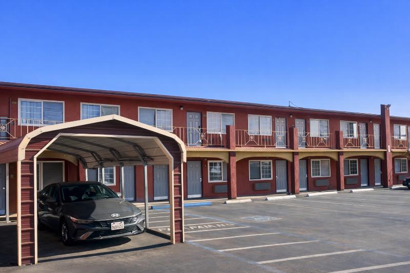 Sun Star Inn Los Banos image