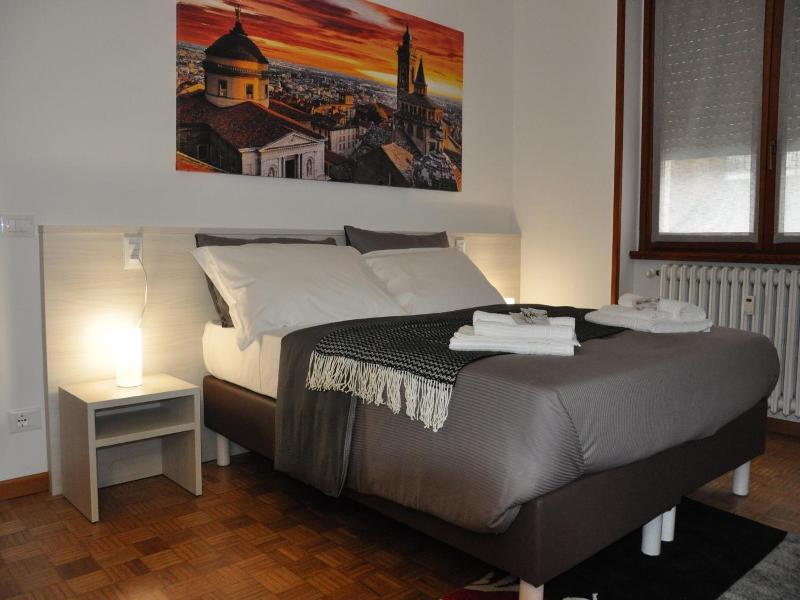 Citywalls Guest House Bergamo image