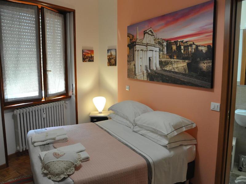 Citywalls Guest House Bergamo image
