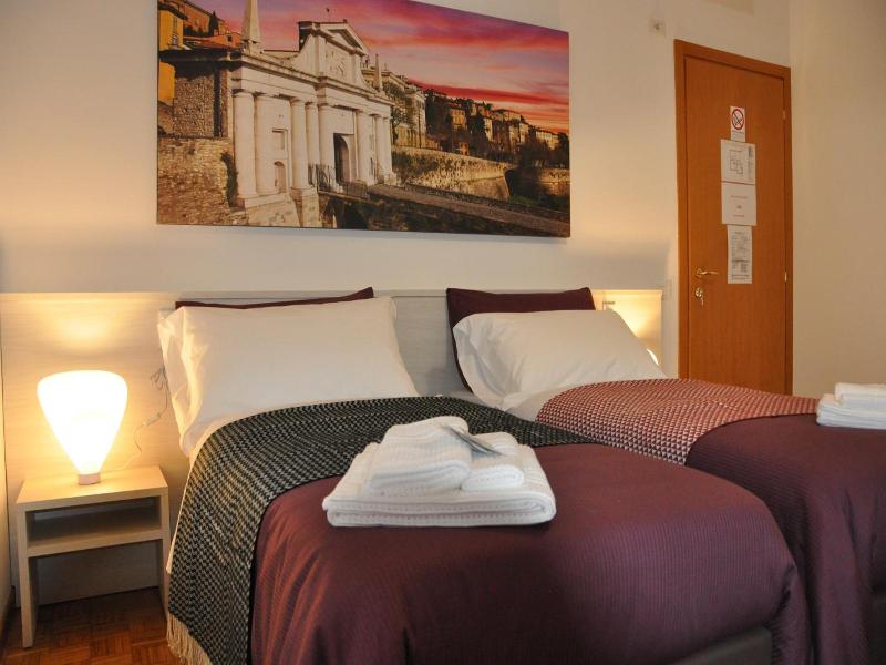 Citywalls Guest House Bergamo image