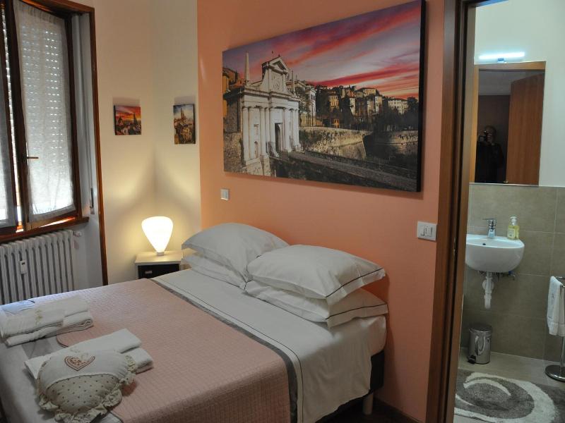 Citywalls Guest House Bergamo image