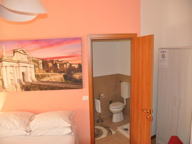 Citywalls Guest House Bergamo image
