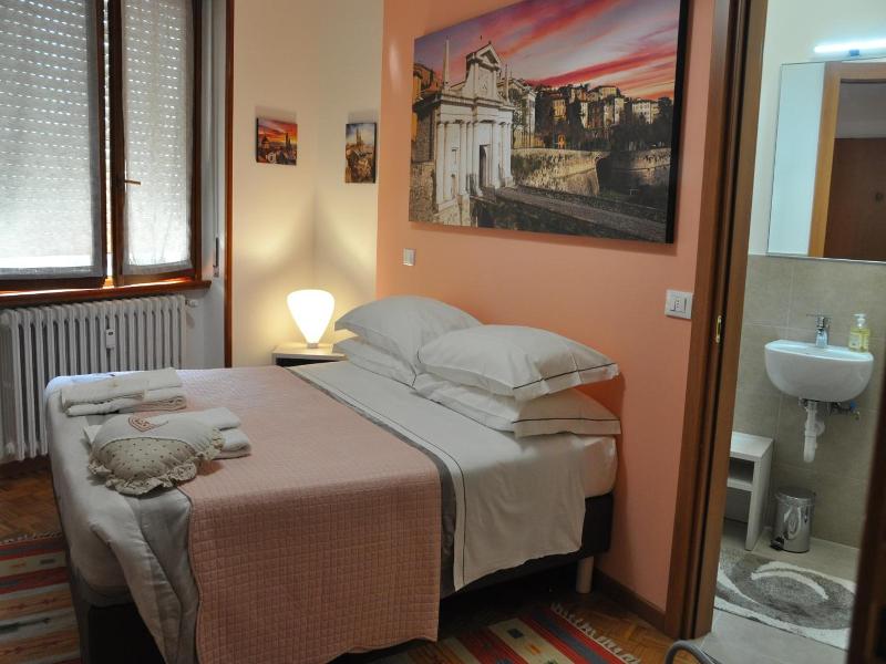 Citywalls Guest House Bergamo image