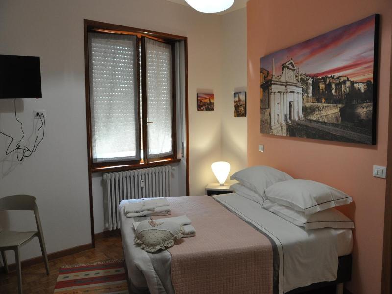 Citywalls Guest House Bergamo image