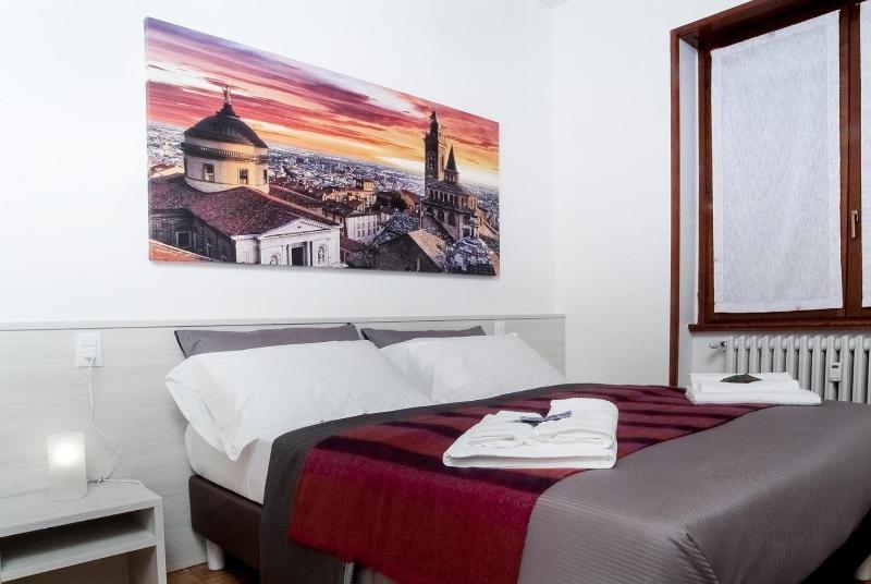 Citywalls Guest House Bergamo image