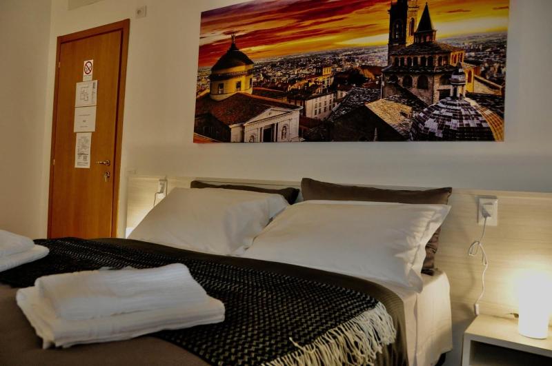 Citywalls Guest House Bergamo image
