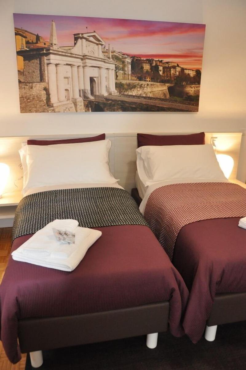 Citywalls Guest House Bergamo image