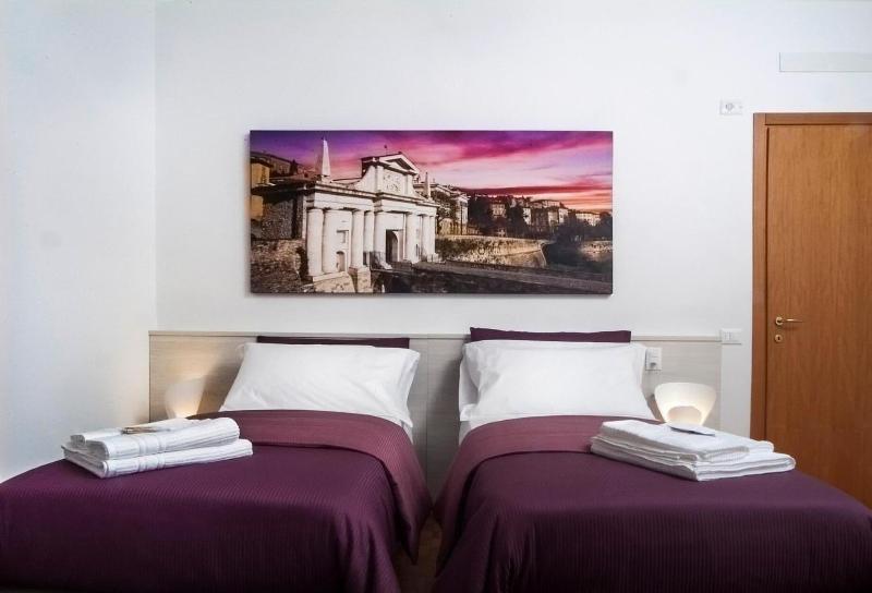 Citywalls Guest House Bergamo image