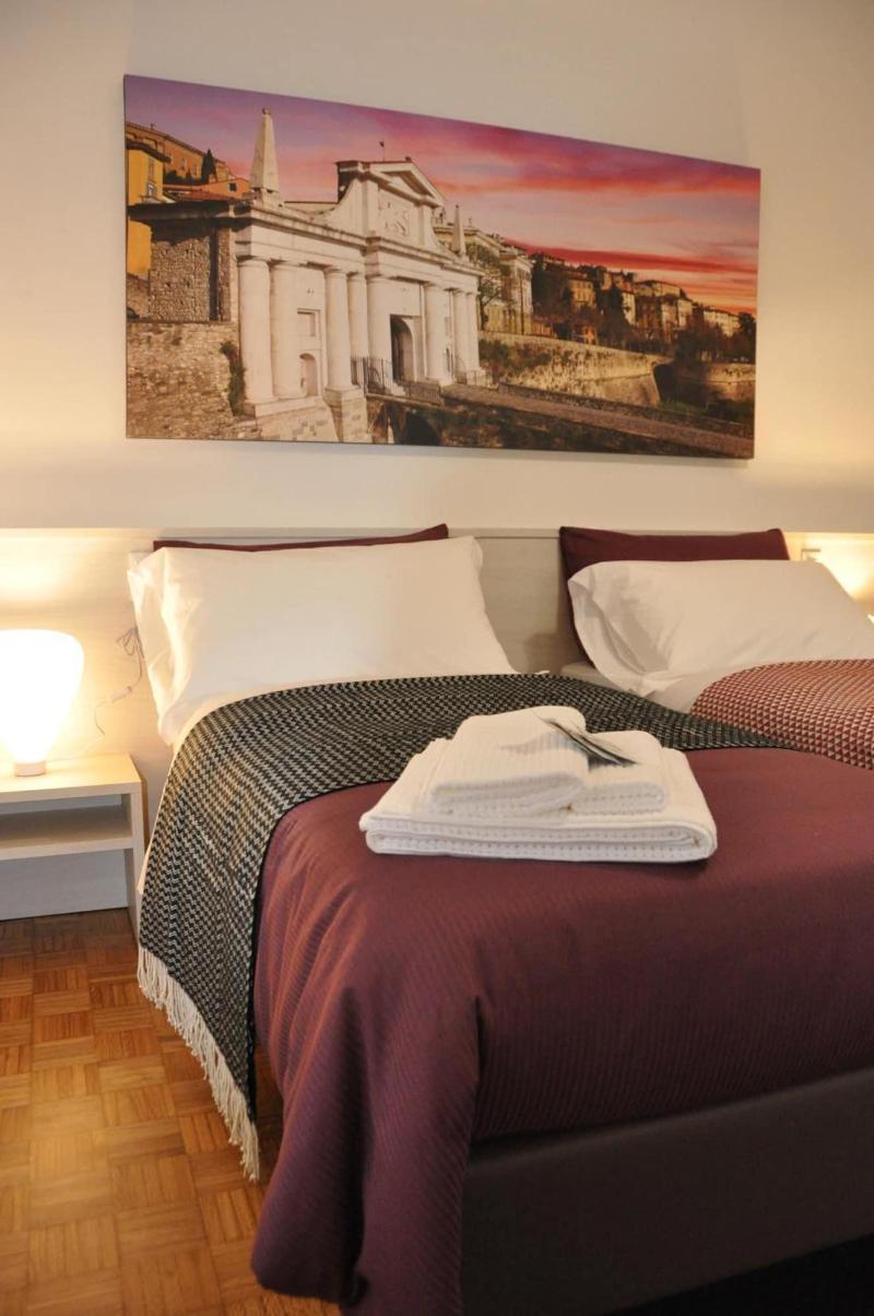 Citywalls Guest House Bergamo image