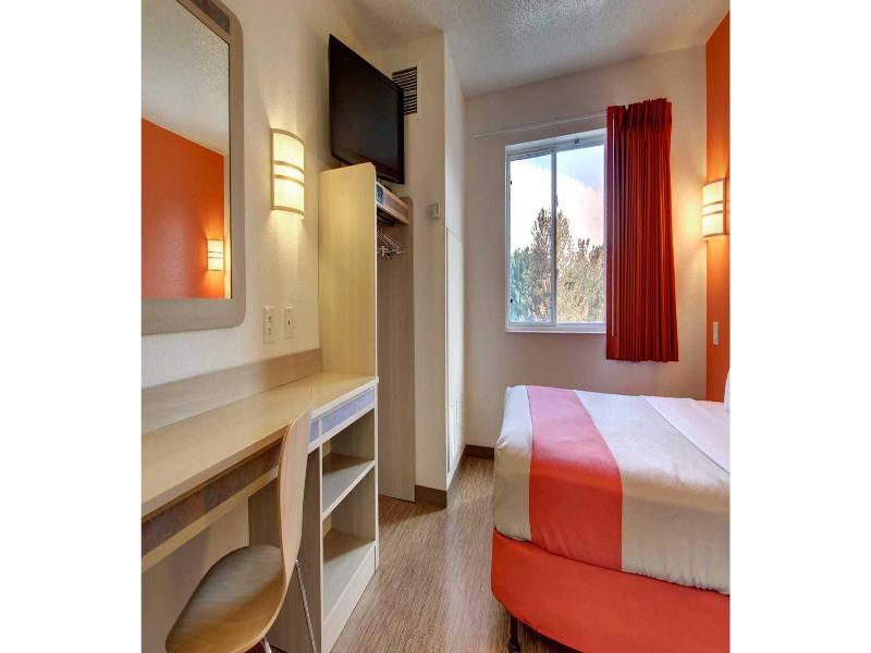 Motel 6 Springfield, Il image