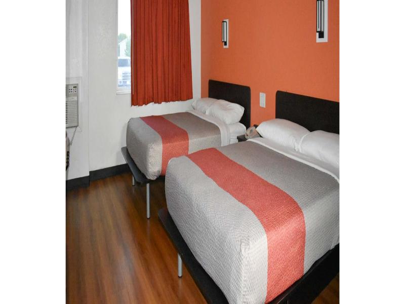 Motel 6 Springfield, Il image