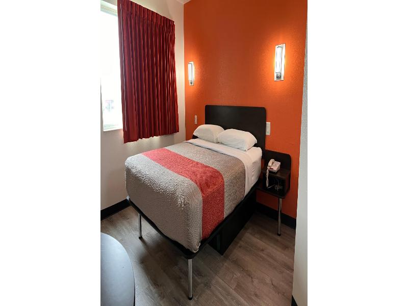 Motel 6 Springfield, Il image