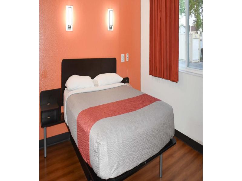 Motel 6 Springfield, Il image