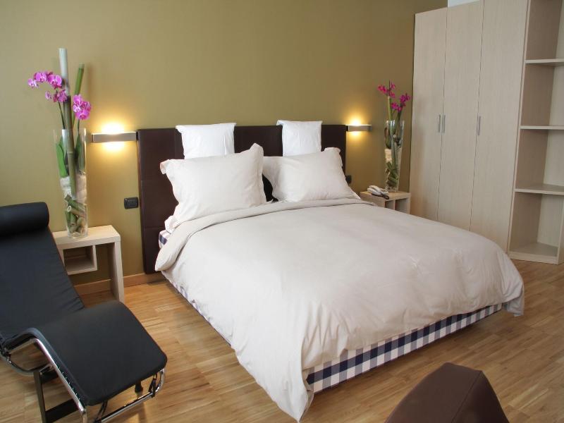 Euro Hotel Residence image