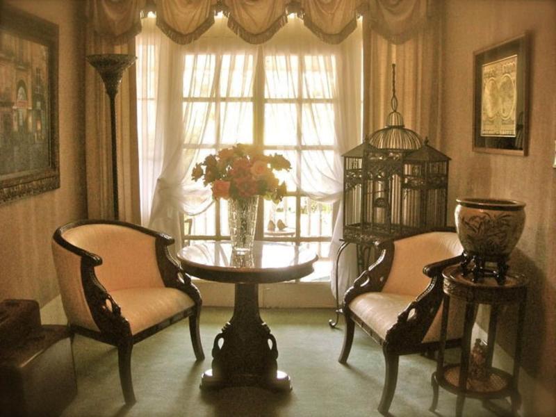 The Commodore Bed And Breakfast