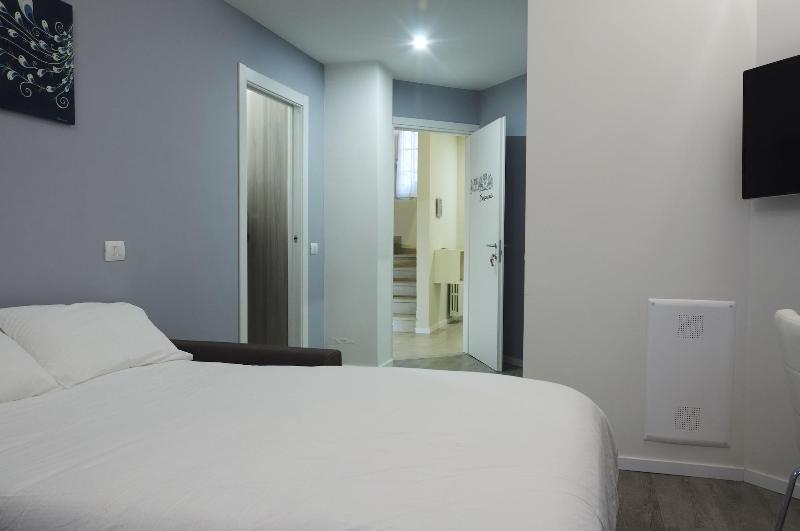 Villa Fenix image