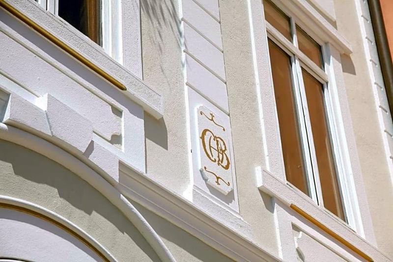 Hotel Croce Bianca image