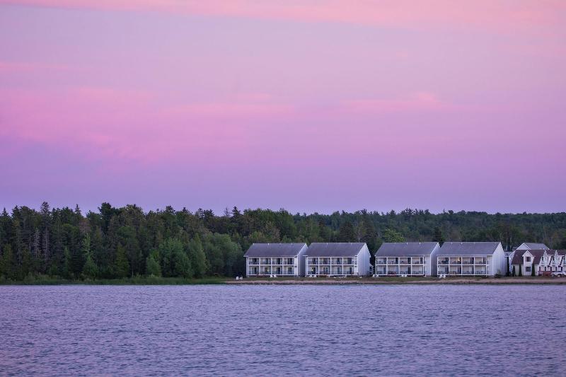 Clearwater Lakeshore Motel photo 3