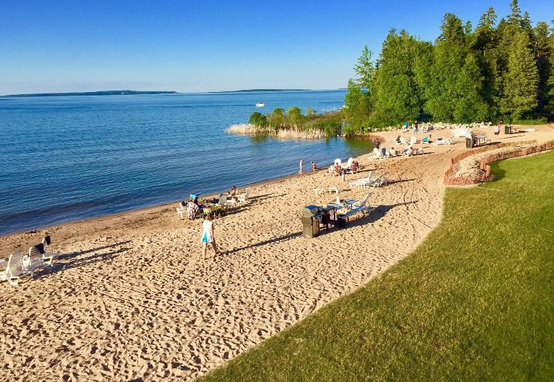 Clearwater Lakeshore Motel image