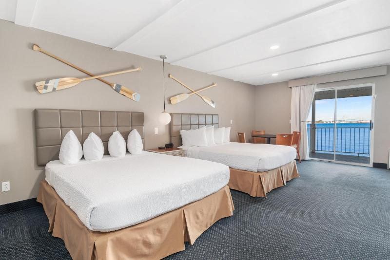 Clearwater Lakeshore Motel image