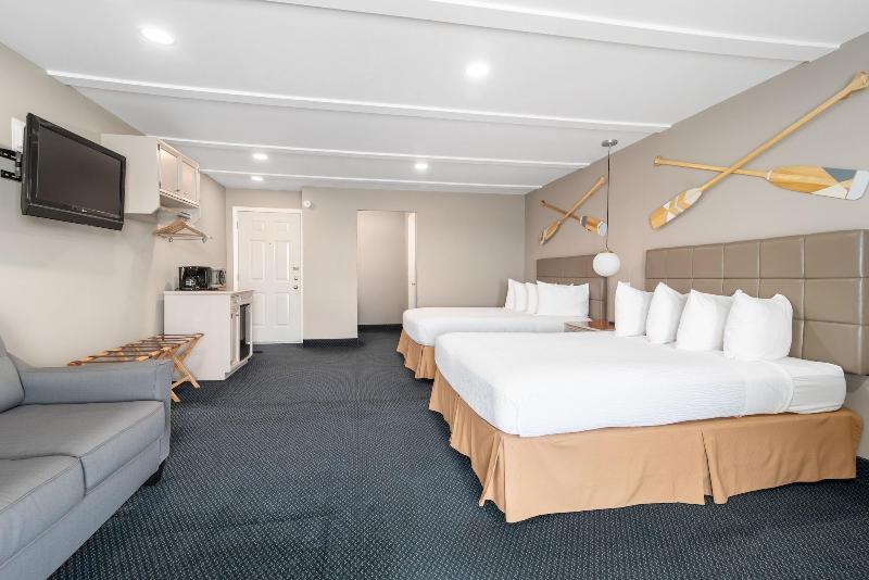Clearwater Lakeshore Motel image
