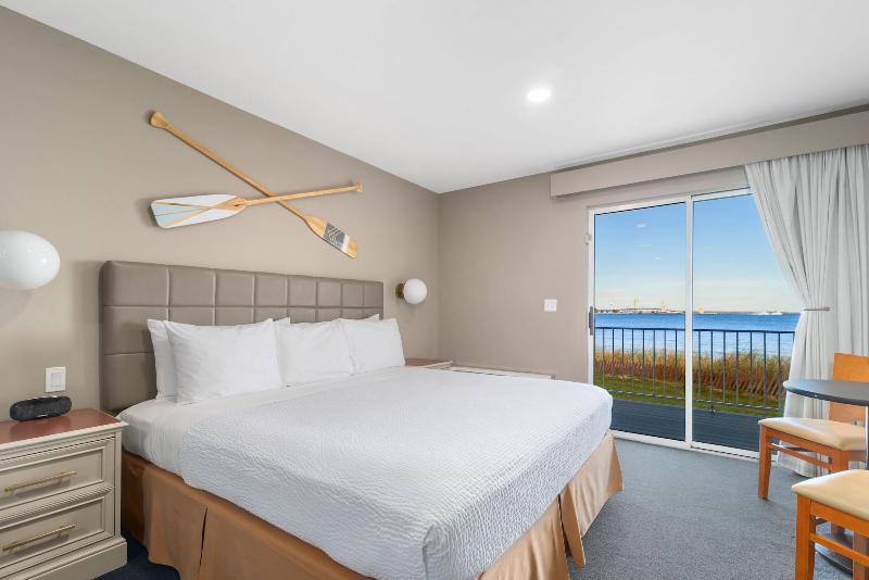 Clearwater Lakeshore Motel image