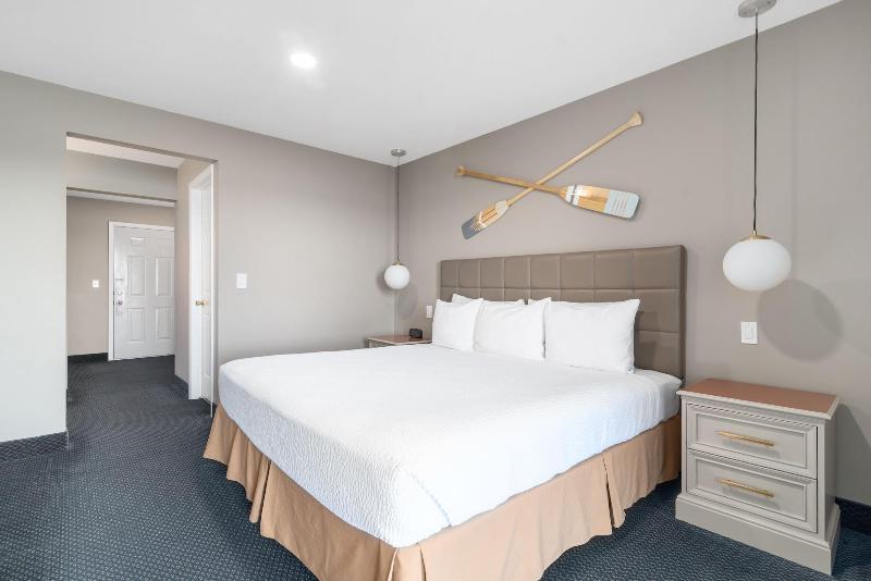 Clearwater Lakeshore Motel image