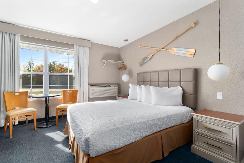 Clearwater Lakeshore Motel image